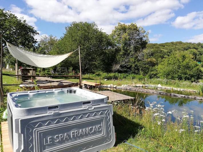 Maison de vacances pour 6 personnes, avec Jacuzzi et Terrasse ainsi que Jardin et Piscine