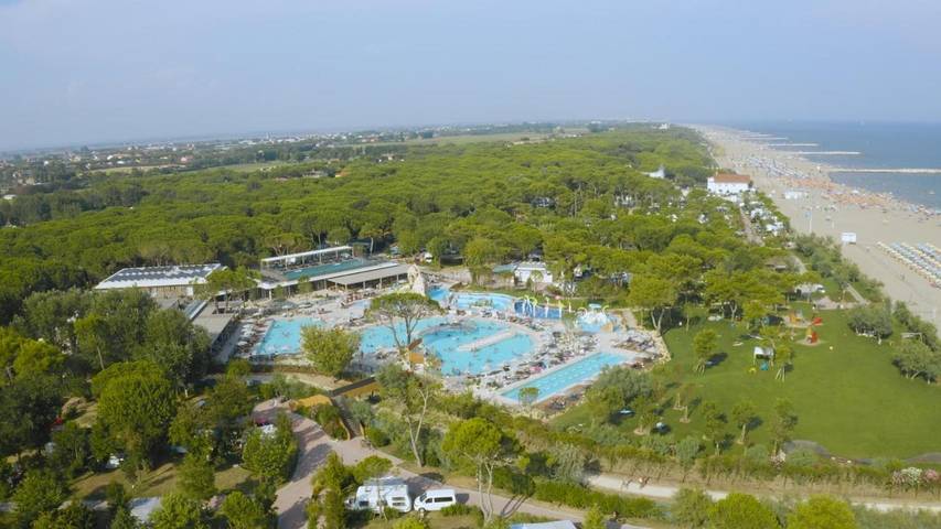 Camping für 6 Personen, mit Pool und Whirlpool sowie Garten und Kinderpool in Cavallino-Treporti
