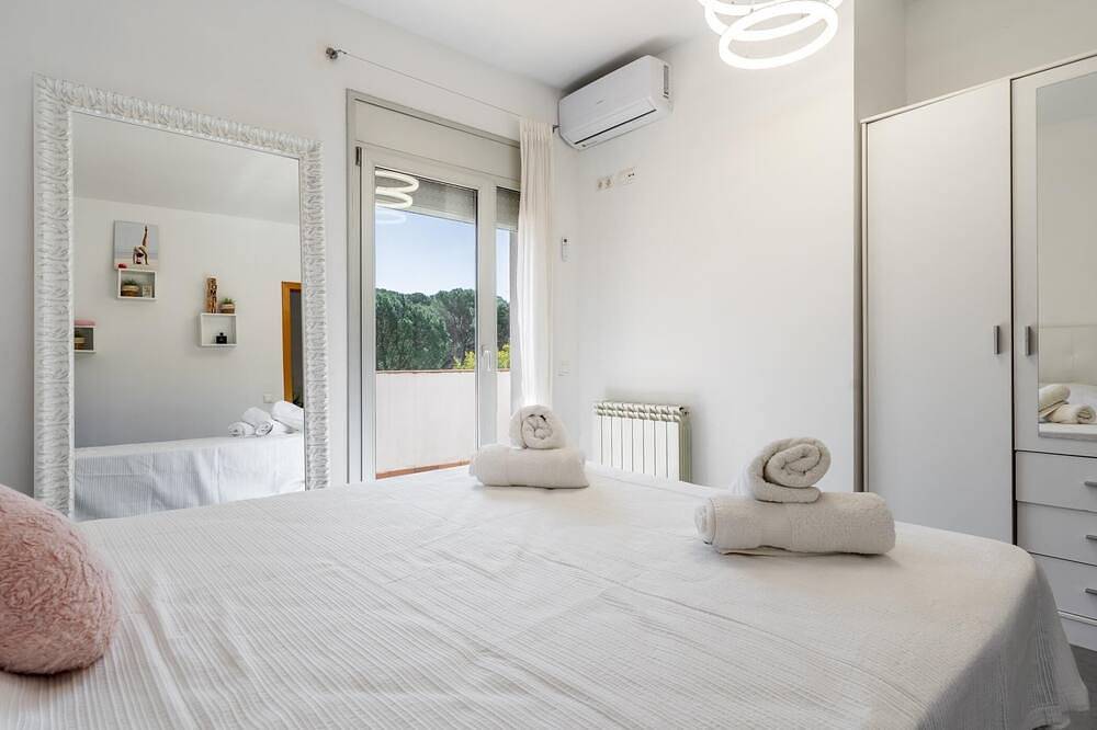 Villa con piscina privada y bbq a 15min playa in Llagostera, Costa Brava
