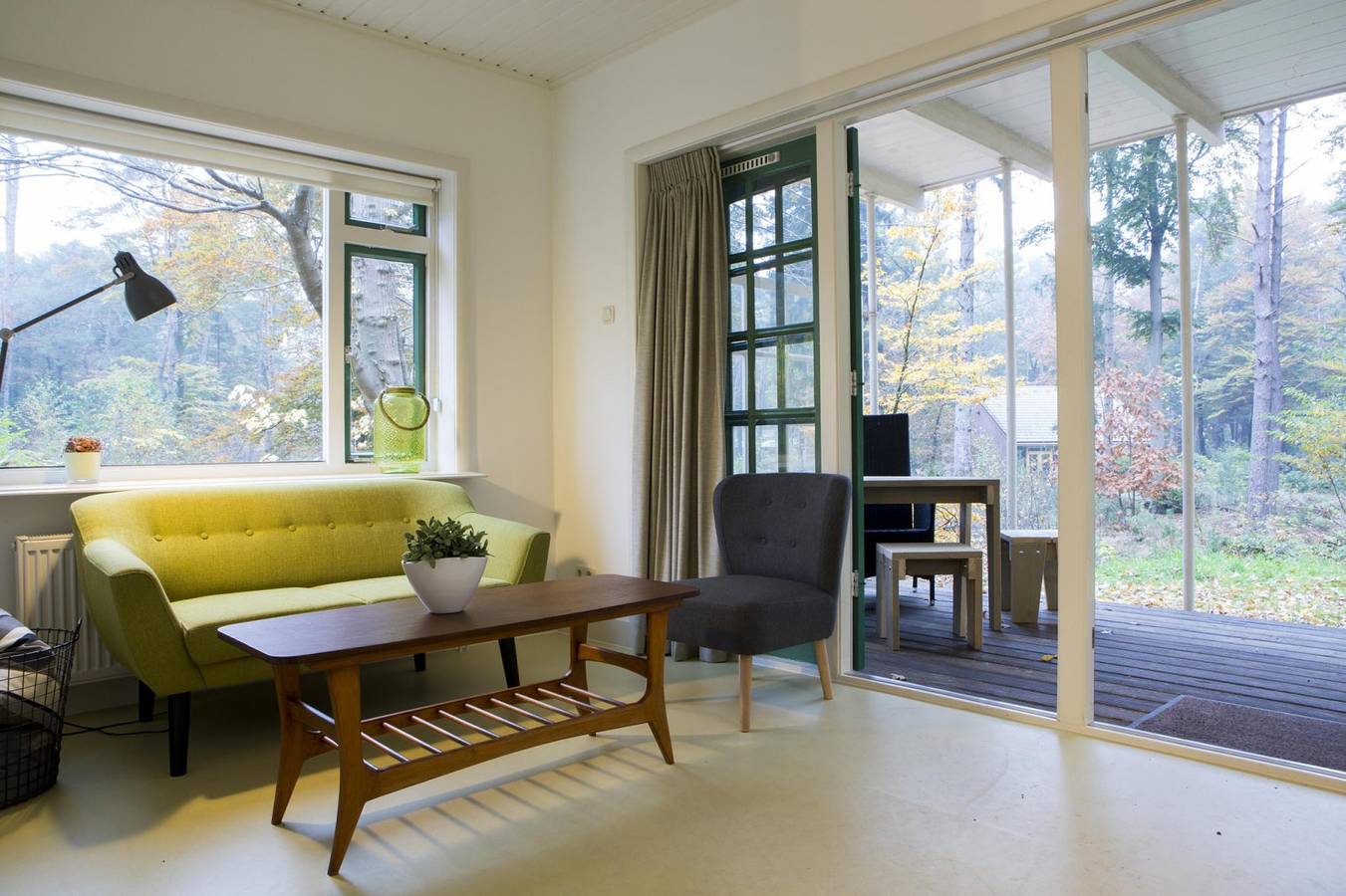 Charmantes Bungalow für 2 Personen mit Whirlpool und Veranda im bewaldeten Ferienpark in Drenthe