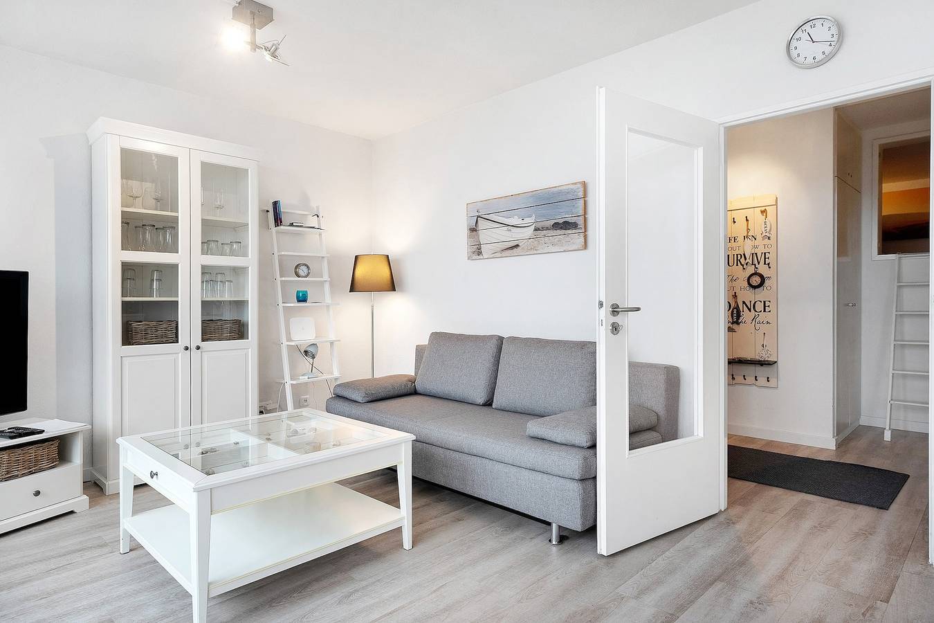 Entire apartment, Apartment 'Meerblick' with Sea View, Balcony and Wi-Fi in Kieler Förde, Kiel