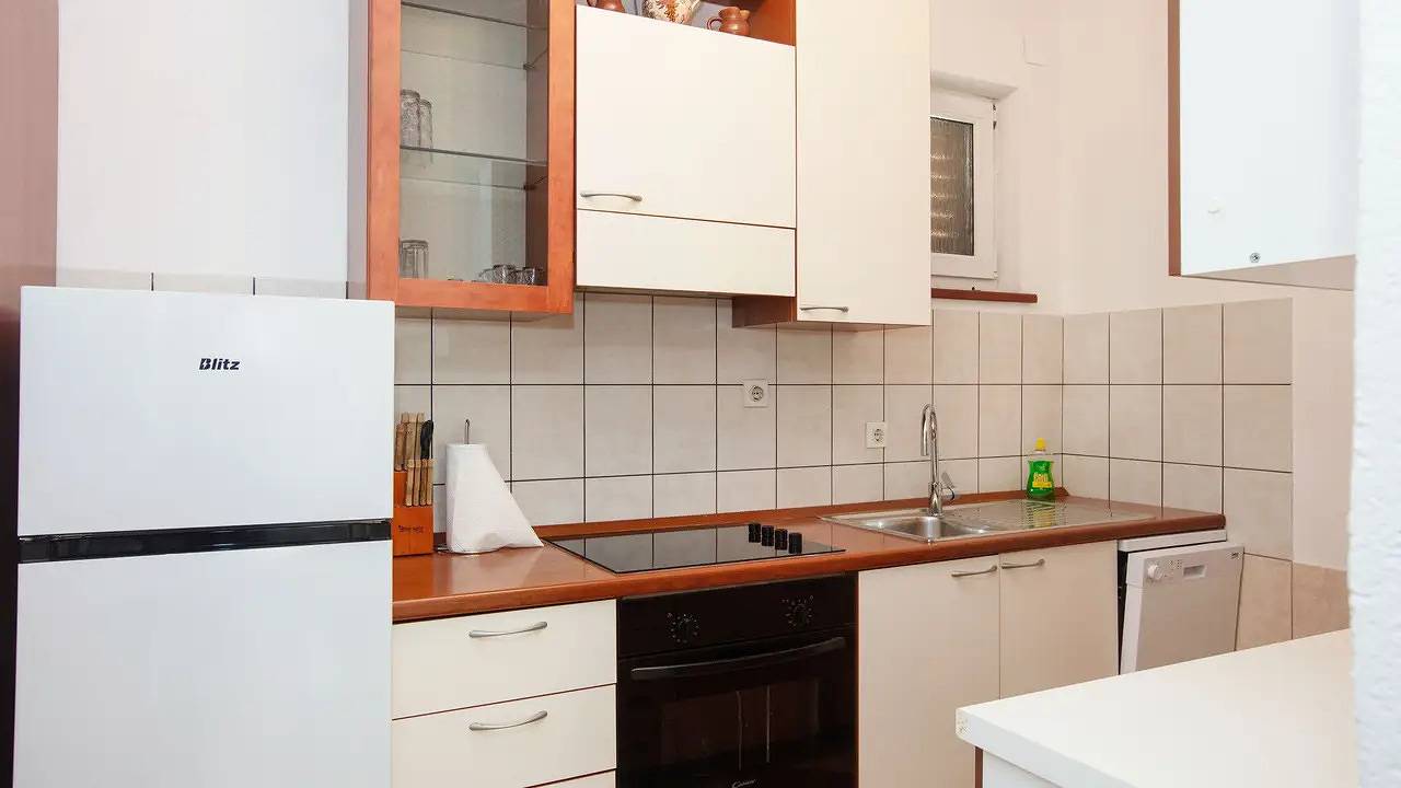 Ganze Ferienwohnung, Ferienwohnung für 6 Personen (46 m²) in Pirovac in Pirovac, Šibenik-Knin