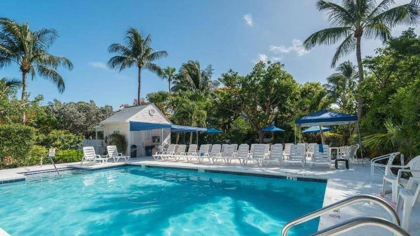 Ferienhaus für 4 Personen, mit Balkon und Pool - 1