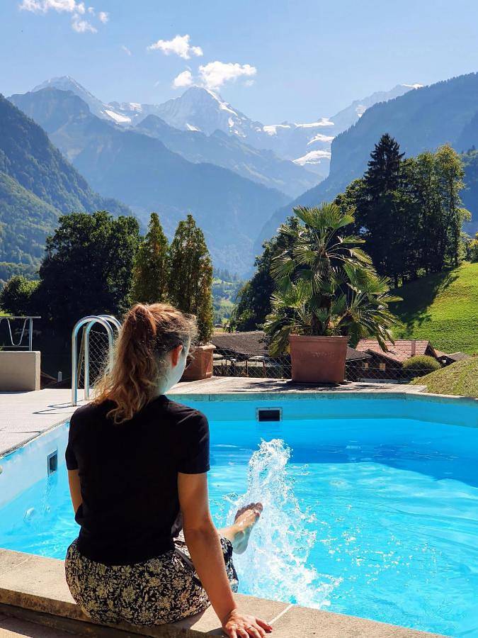 Hotel für 4 Personen, mit Balkon und Terrasse sowie Garten und Pool in Wilderswil