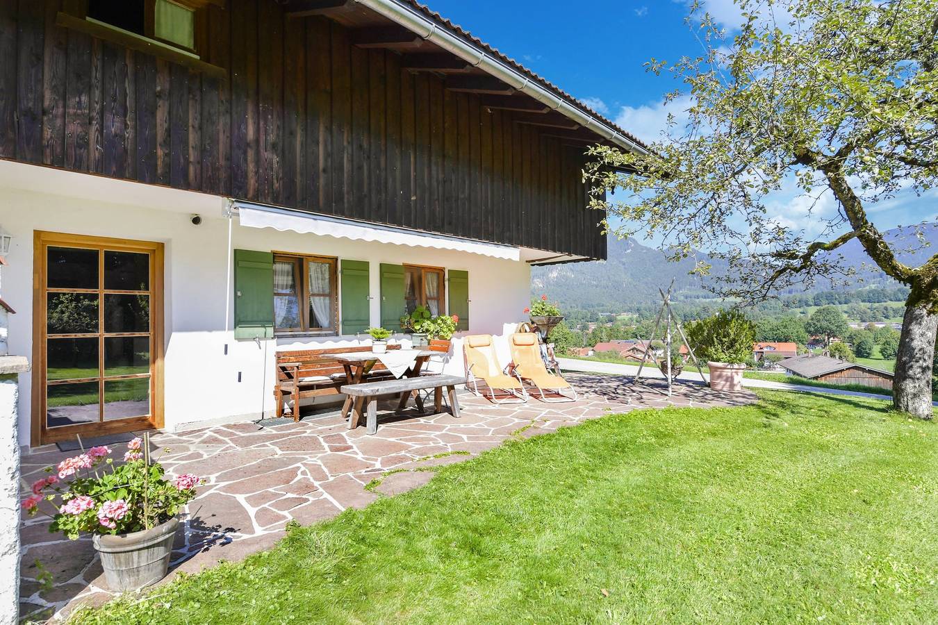 Entire apartment, Cosy Apartment "Düftalm" with Terrace, Garden & Wi-Fi; Parking Available, Pets Allowed in Brauneck (Lenggries), Lenggries