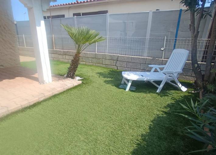 Location de vacances pour 7 personnes, avec terrasse et jardin à Sainte-Marie-la-Mer - 3