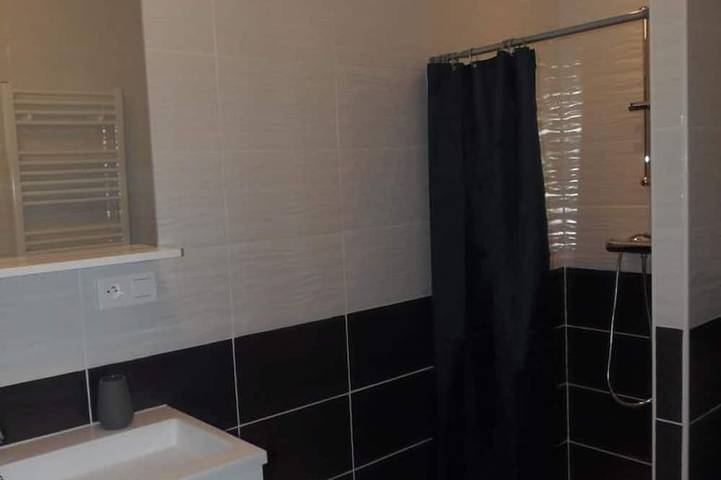 Gîte pour 2 personnes, avec terrasse et piscine, animaux acceptés à Falleron - 3
