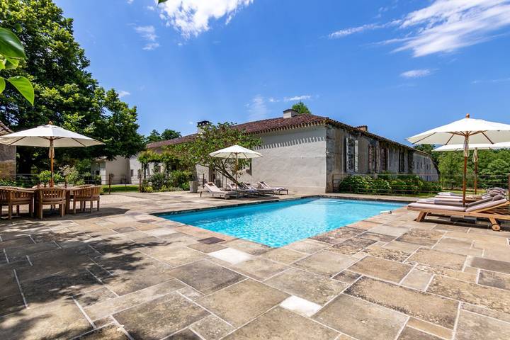 Villa pour 12 personnes, avec terrasse et jardin dans le Gers