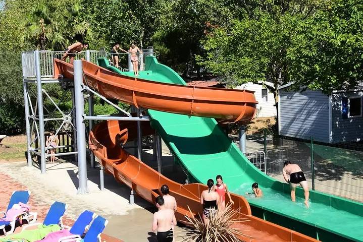 Camping pour 6 personnes, avec terrasse à Vias - 2