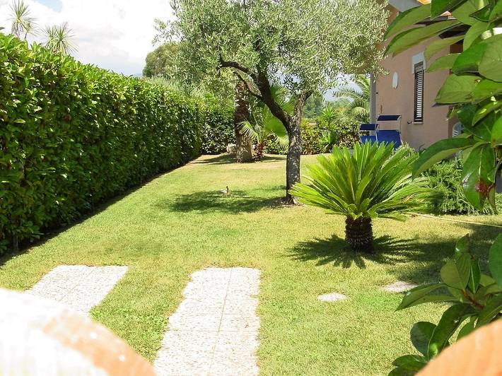 Villa Barbie between Terracina and Sperlonga, 400 mt from beach in Fondi, Agro Pontino