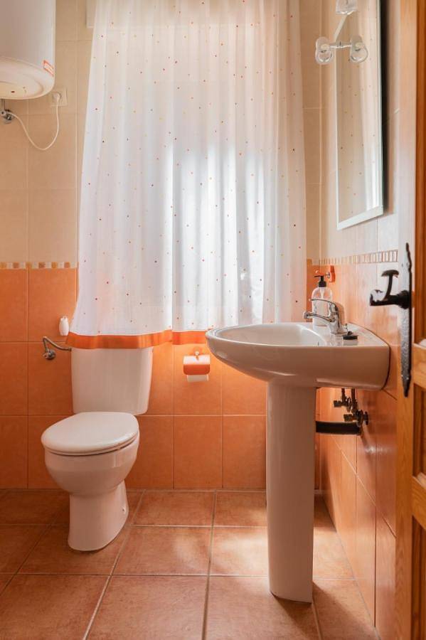 Casa rural para 4 personas, con terraza en Ayna - 2