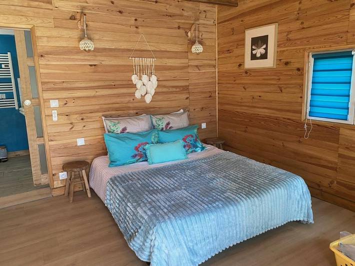 Location de vacances pour 2 personnes, avec terrasse ainsi que jardin et vue à Putot-en-Auge - 2