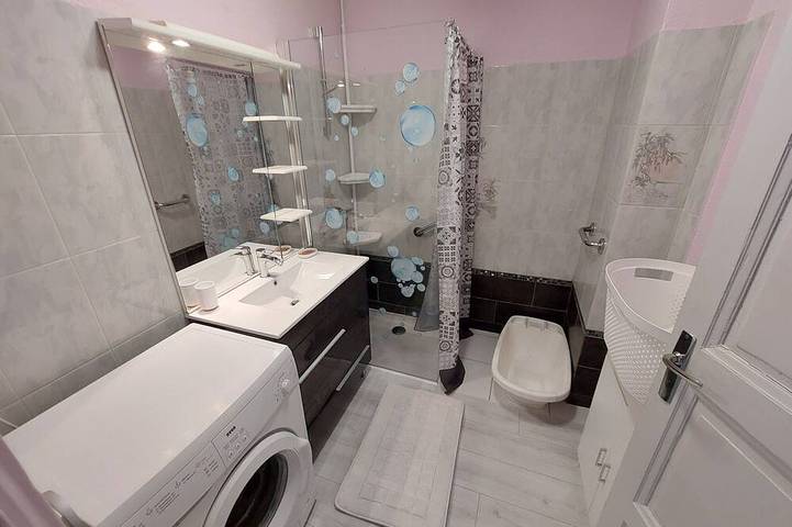 Gîte pour 5 personnes, avec jardin à Auzat - 4