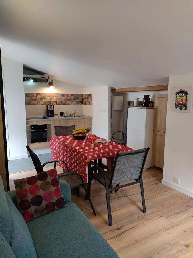 Gîte pour 2 personnes, avec balcon et jardin à Jouques - 4