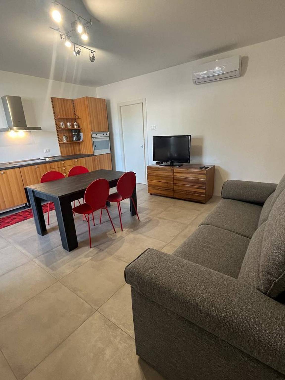 Entire apartment, Villetta Sabri - Casa Vacanze a Garda in Garda, Garda Mountains