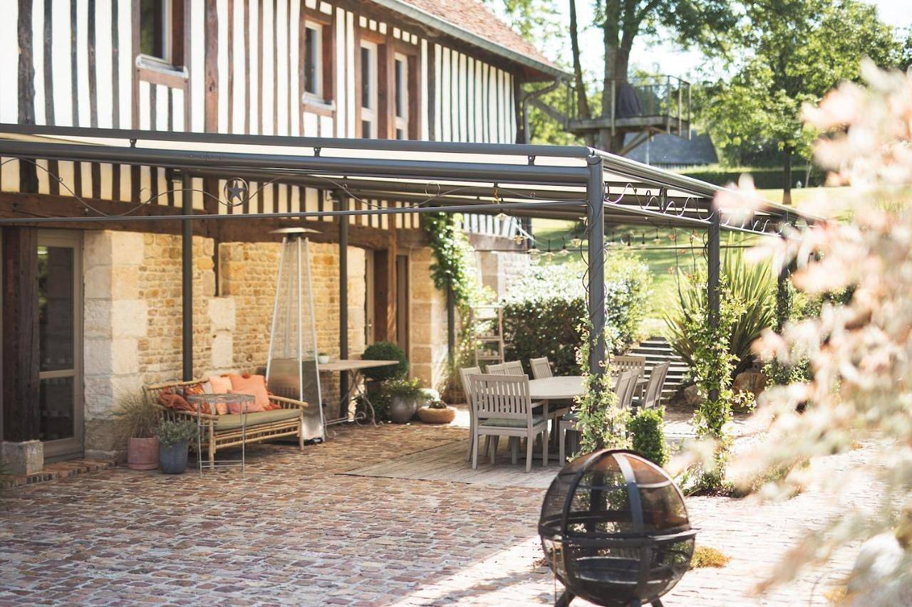 Six-Bedroom House in Saint-Pierre-en-Pays-d'Auge, Région de Lisieux