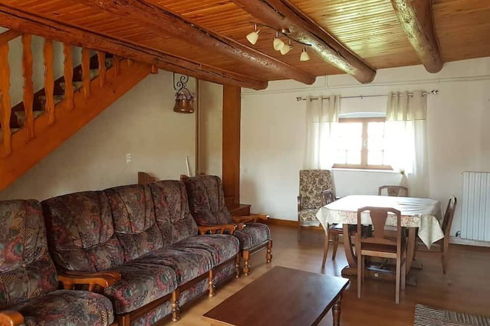 Gîte rustique et confortable, en plein cœur du Livradois Forez in Sugères, Parc Naturel Régional Livradois-Forez