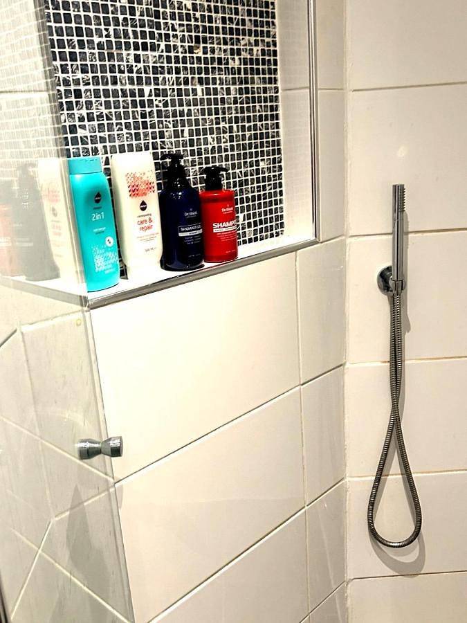 Appartement entier, Reza Almere in Markermeer