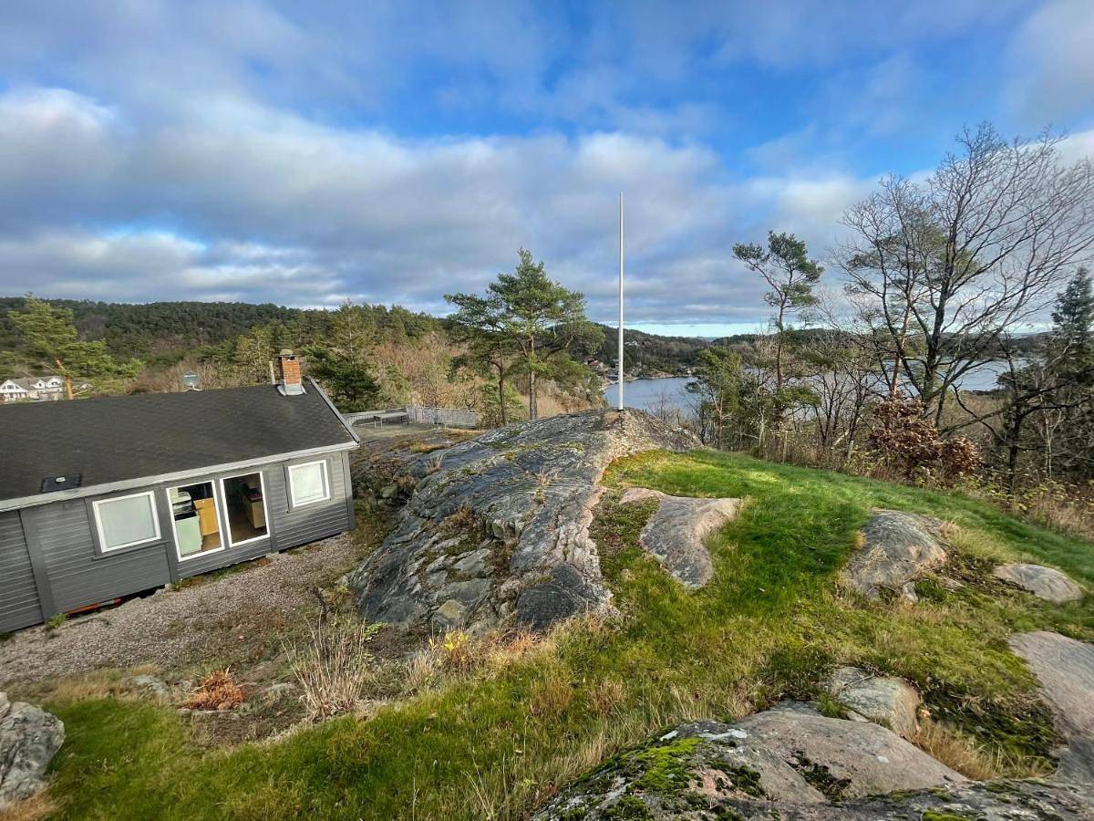 Havblikk, cozy cabin by the sea with beautiful views in Mandal