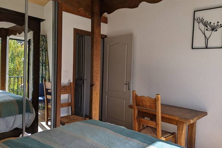 Gîte pour 8 personnes, avec piscine et terrasse, animaux acceptés à Llo - 3