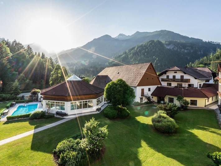 Hotel für 4 Personen, mit Pool und Garten sowie Whirlpool und Balkon in Hinterstoder
