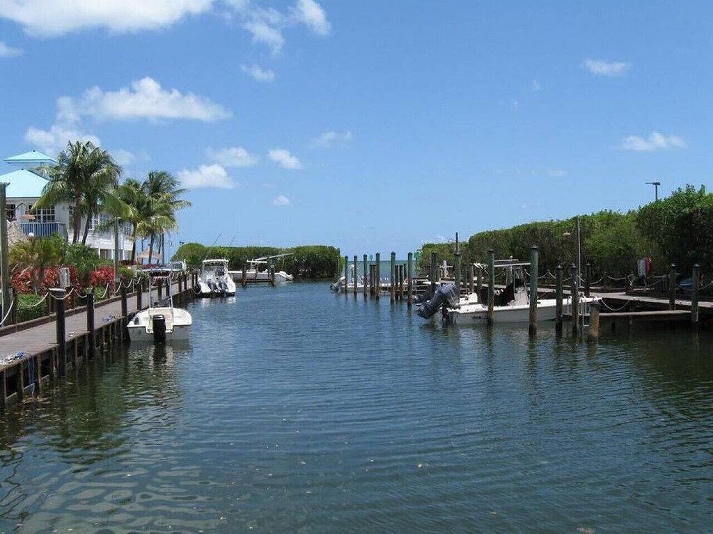 Ganze Wohnung, 3212 Across from Pool * King & Queen/Twin Bunk Bed in Tavernier, Monroe County