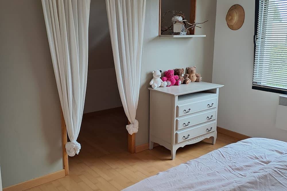 House with garden close to town center and 12 minutes from the sea and beaches in Lesneven, Región de Brest
