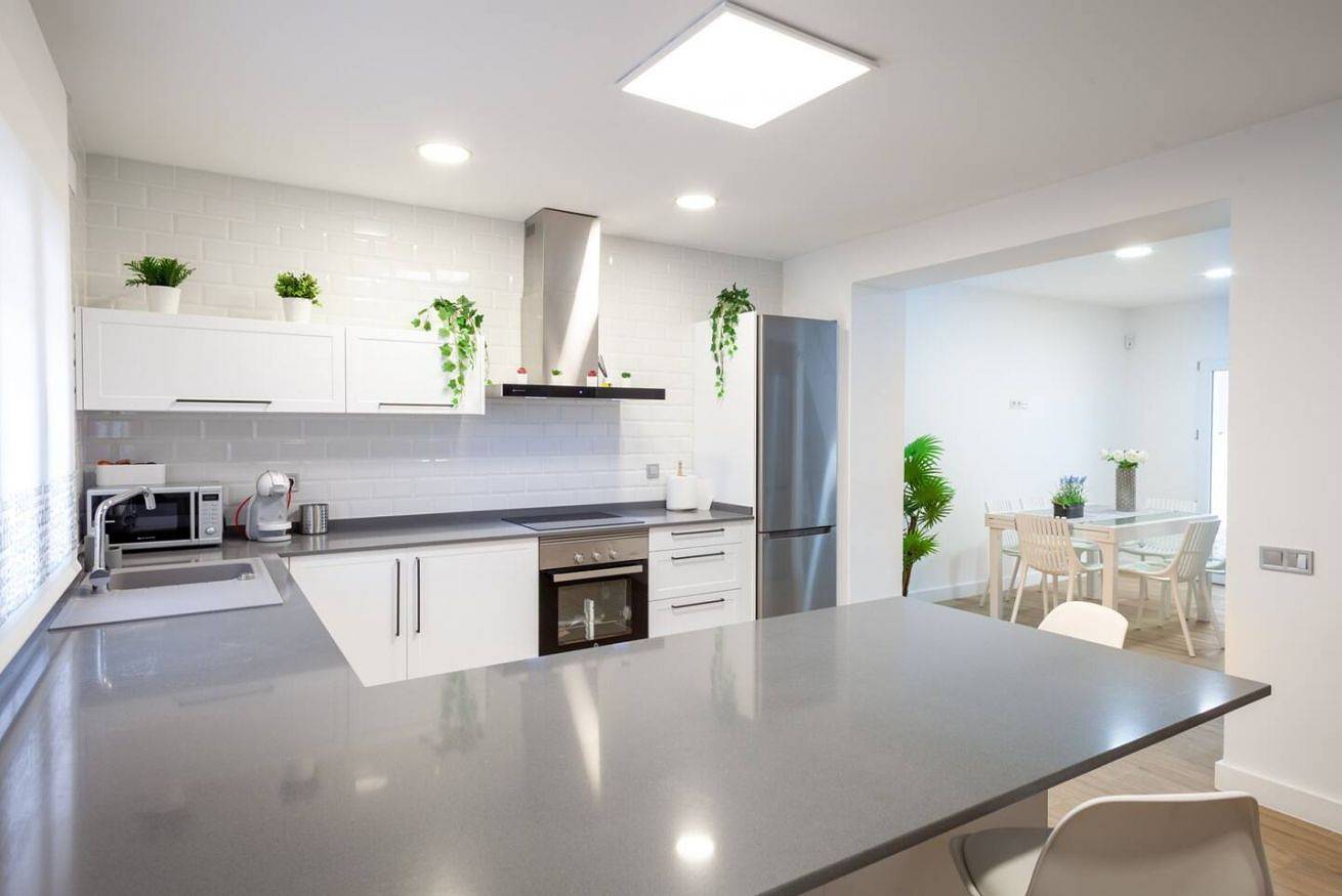 Apartamento entero, Moderno Apartamento de Vacaciones Bullas - WiFi, AC, Lavavajillas in Bullas, Interior de Murcia