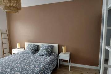 Location de vacances pour 8 personnes, avec jardin à Chambretaud