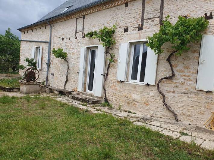 Location de vacances pour 7 personnes, avec Terrasse et Jardin à Chartrier-Ferrière