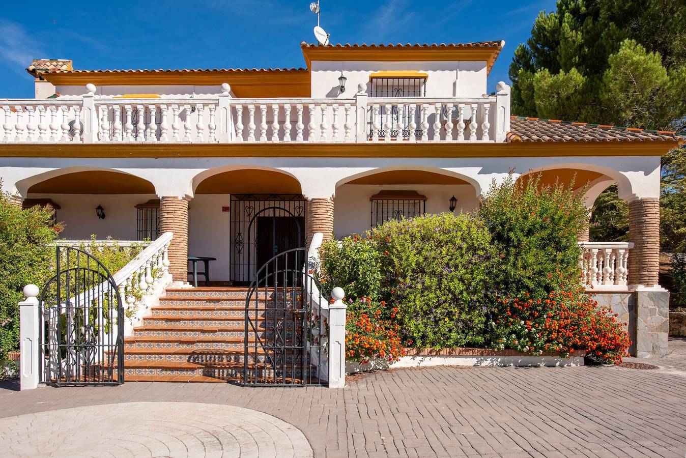 Maison de campagne "Villa Minerva" avec vue sur les montagnes, Wi-Fi et climatisation in Arriate, Province de Málaga
