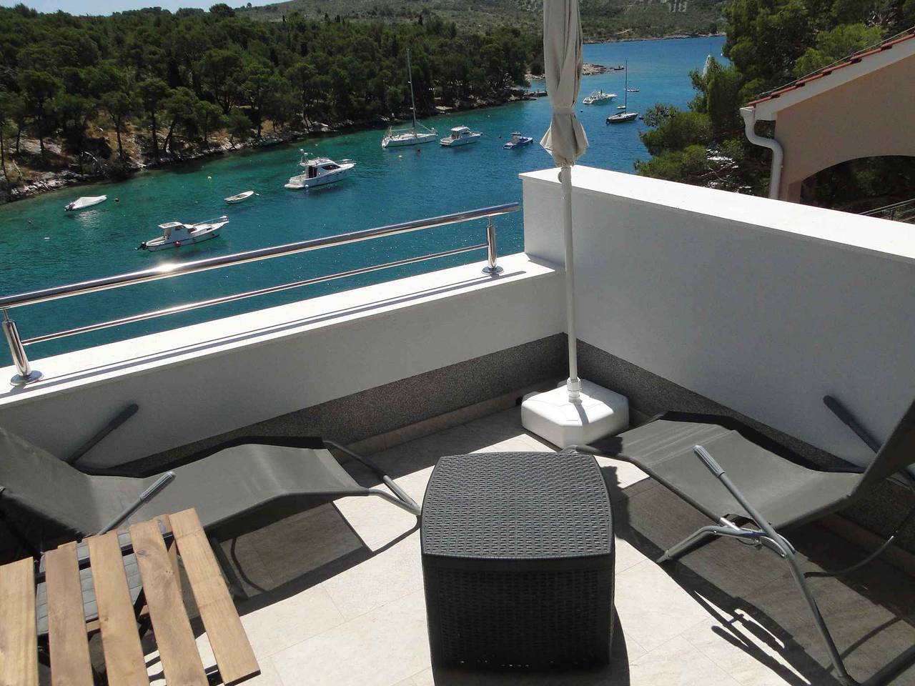 Ganze Ferienwohnung, Ferienwohnung mit Meerblick direkt am Meer  in Primosten, Šibenik-Knin