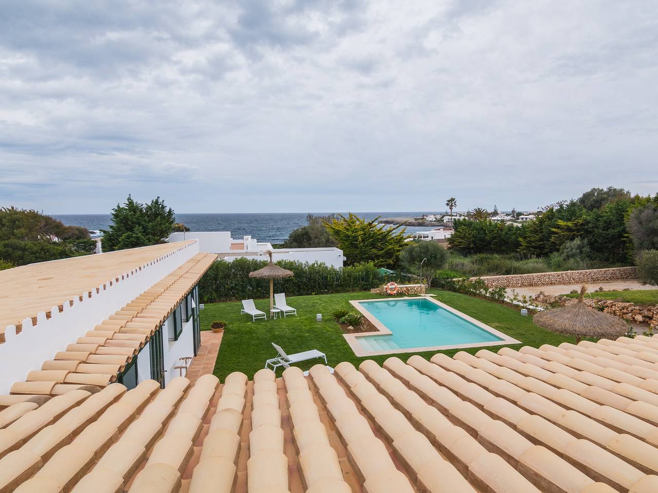 Lujosa villa "Binimigi" con vistas al mar, terraza y piscina privada in Binisafua, Sant Lluís