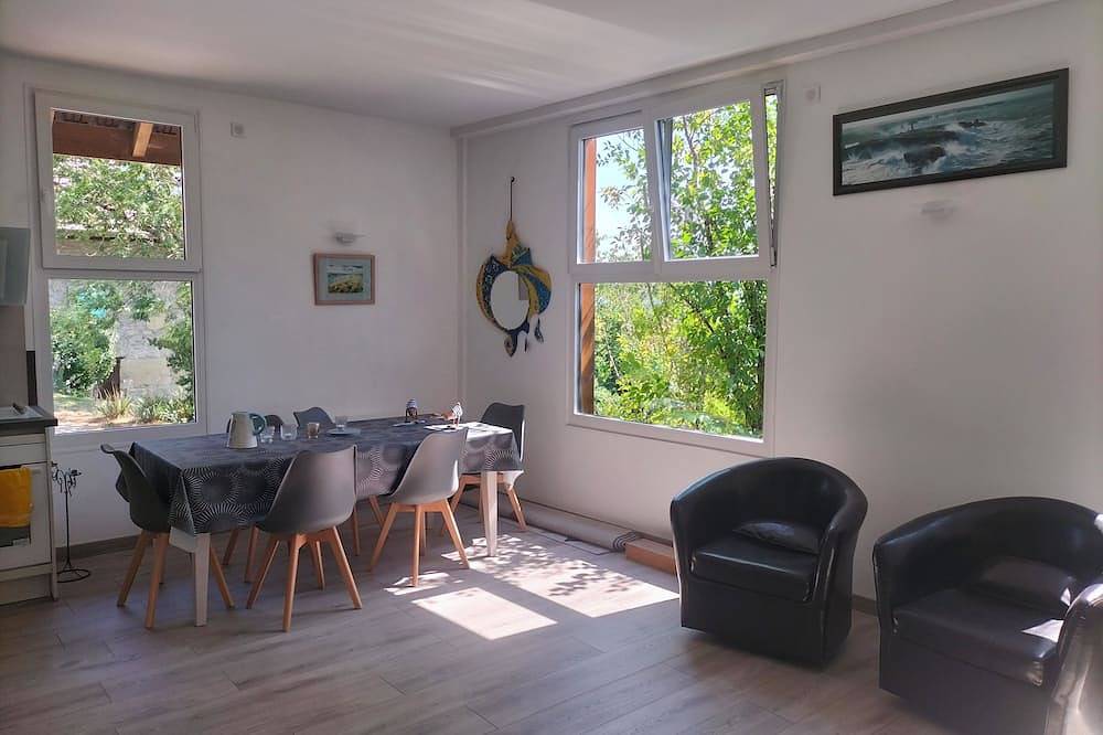 Grange rénovée, village calme, vue montagnes , proche lacs Annecy, et du Bourget in Massingy, Région d'Annecy