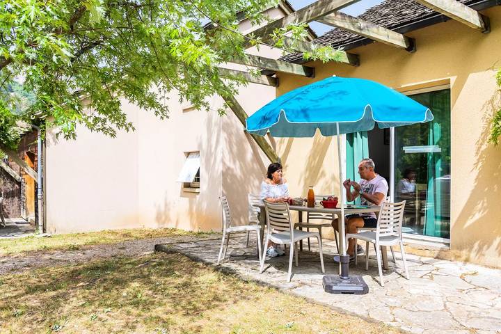 Villa pour 6 personnes, avec Terrasse ainsi que Jardin et Piscine