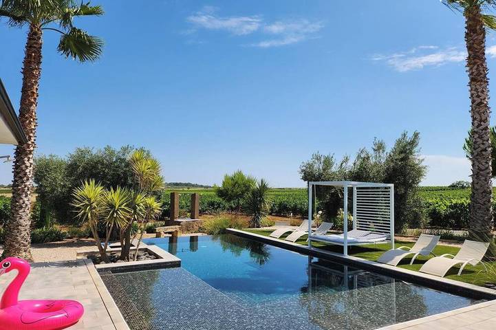 Location de vacances pour 8 personnes, avec Terrasse et Jardin à Servian