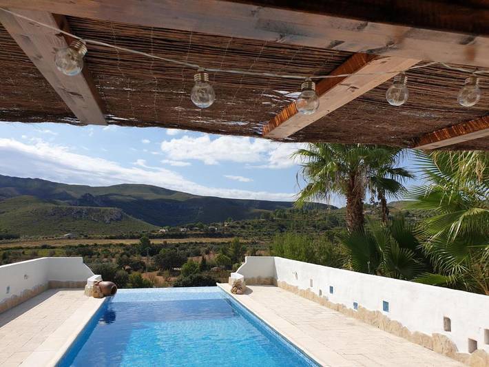 Chalet para 16 personas, con piscina además de jardín y vistas, Se admiten mascotas en Hoya de Buñol - 4