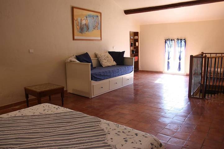Gîte pour 5 personnes, avec jardin ainsi que terrasse et piscine dans le Luberon - 3