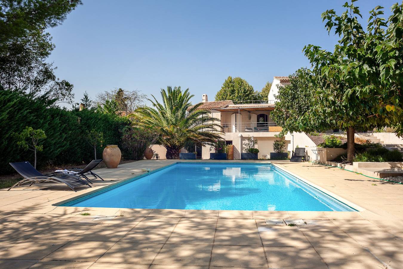 Apartamento entero, Apartamento 'Havre De Paix' con piscina compartida, terraza privada y Wi-Fi in Marsella, Marsella region
