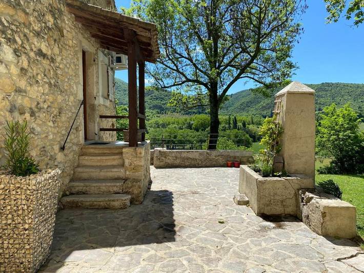 Location de vacances pour 6 personnes, avec jardin et vue à Le Poët-Laval - 4