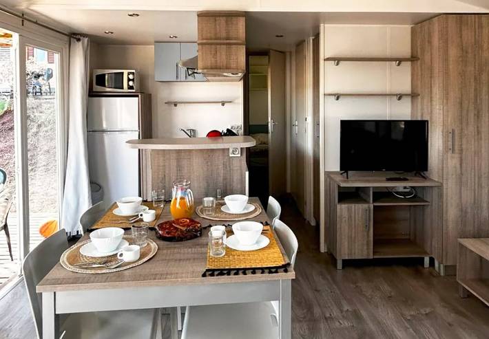 Mobil home pour 8 personnes, avec bassin pour enfant et jacuzzi à Le Muy - 4