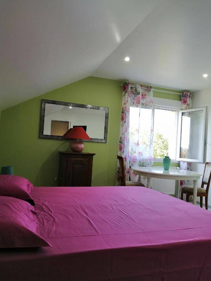 Double Room with Private Bathroom in Ussel, Région d'Ussel