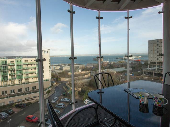 Apartment for 4 people, with Balcony and Pool in Isle of Portland