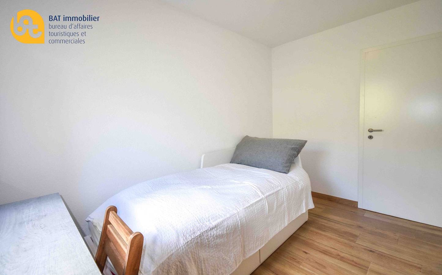 Baerih n° 25, nice chalet with a view of the Bernes Alps in Chalais (Suiza), Alpes del Valais