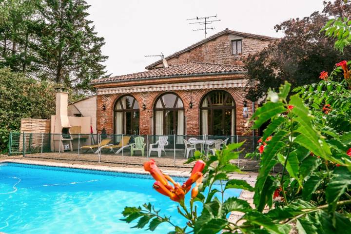 Gîte pour 4 personnes, avec terrasse et jardin, animaux acceptés