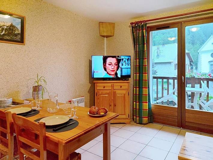 Gîte pour 3 personnes, avec Jardin et Piscine à La Chapelle-en-Valgaudémar - 4