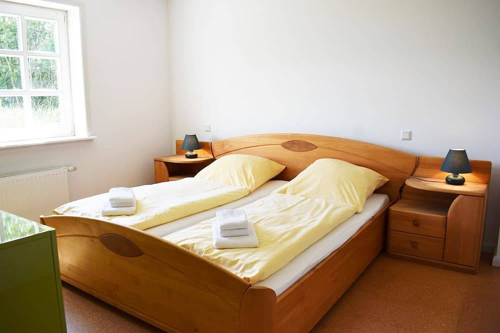 Ferienhaus Blaues Haus – Ihr idyllisches Feriendomizil am Kanal in Ockholm in Ockholm, Nordfriesland