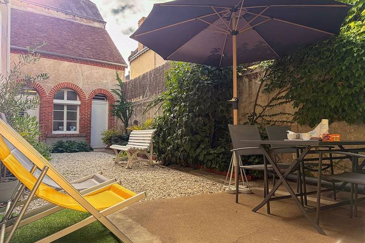 Gîte pour 6 personnes, avec Jardin à Chabris