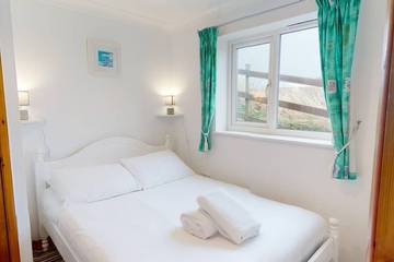 Chalet for 6 People in Hayle, Cornwall, Photo 2