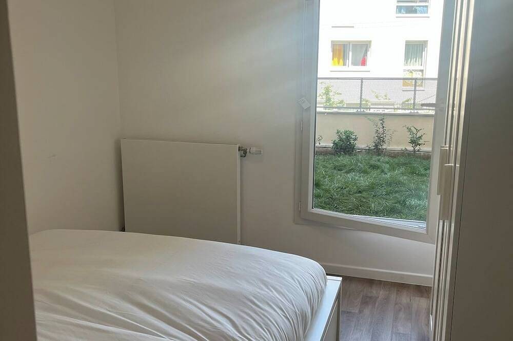 Entire apartment, New apartment with 2 large bedrooms in the heart of the city in Noisy-le-Sec, Seine-Saint-Denis